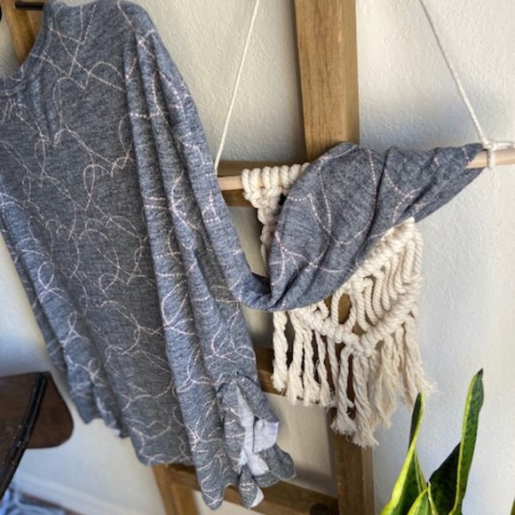 Top - Picture 3 of 3